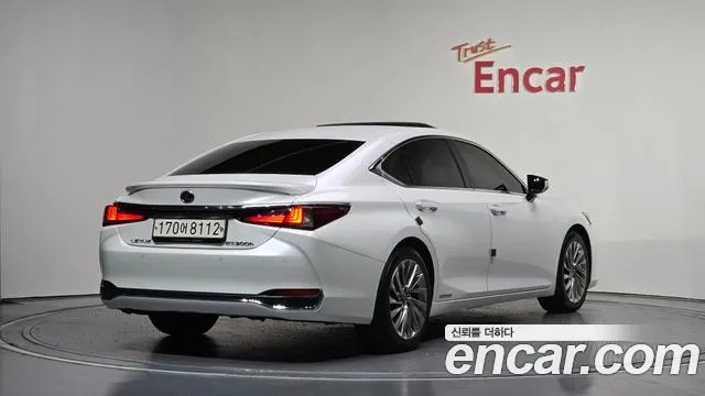 2020 Lexus ES300h 7th Gen Luxury Plus Sold VIN JTHB21B12L2109677 – photo 15
