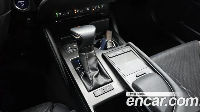 2019 Lexus ES300h 7th Gen Luxury Sold VIN JTHB21B13K2066871 – dashboard