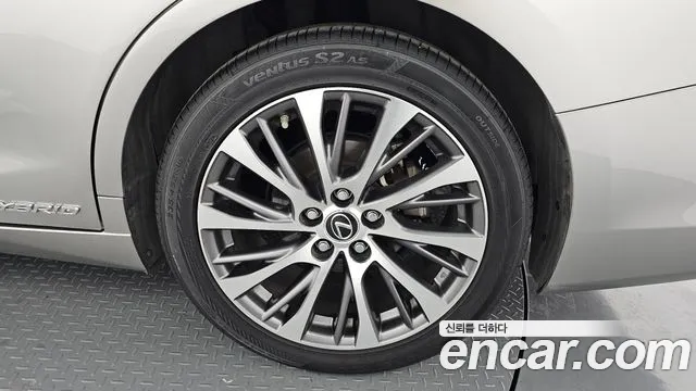 2019 Lexus Es300h 7th Gen Luxury Sold VIN JTHB21B18K2061309 – front exterior