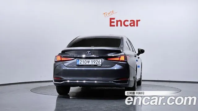2022 Lexus ES300h 7th Gen Executive Sold VIN JTHBA1C10N2011817 – photo 16