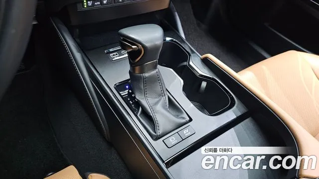 2023 Lexus ES300h 7th Gen Luxury Plus Sold VIN JTHBA1C10P2012355 – photo 28