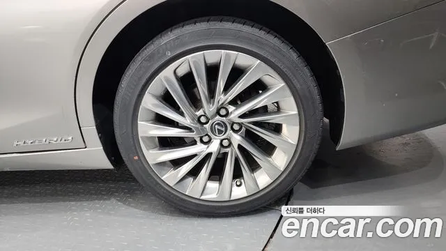 2022 Lexus ES300h 7th Gen Luxury Plus Sold VIN JTHBA1C11N2009834 – photo 19