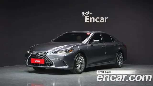 2025 Lexus ES300h 7th Gen Executive Sold VIN JTHBA1C11S2026421 – photo 13