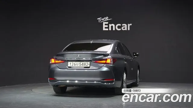2025 Lexus ES300h 7th Gen Executive Sold VIN JTHBA1C11S2026421 – photo 23
