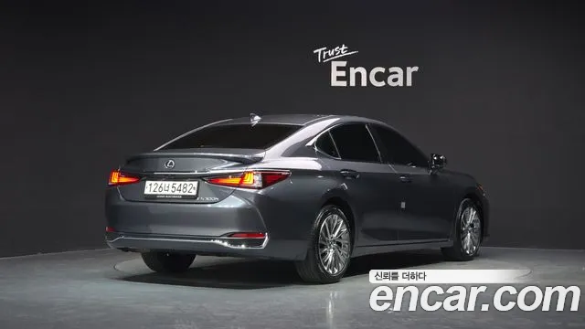 2025 Lexus ES300h 7th Gen Executive Sold VIN JTHBA1C11S2026421 – photo 30