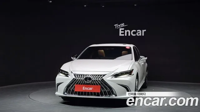 2026 Lexus ES300h 7th Gen Executive Sold VIN JTHBA1C12T2035033 – photo 24