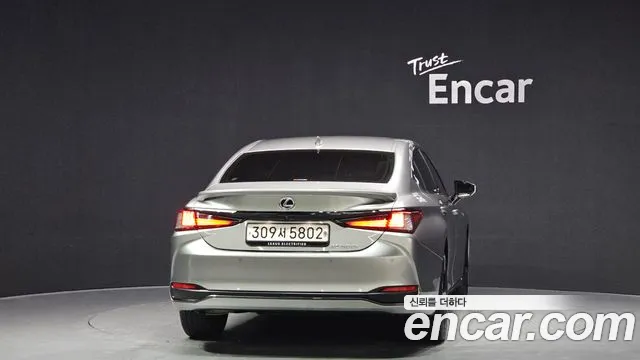 2024 Lexus ES300h 7th Gen F-Sport Design Package Sold VIN JTHBA1C16R2022522 – interior seats