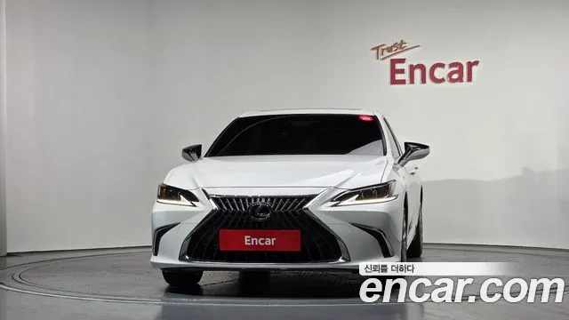 2023 Lexus ES300h 7th Gen Luxury Plus VIN JTHBA1C17P2015799