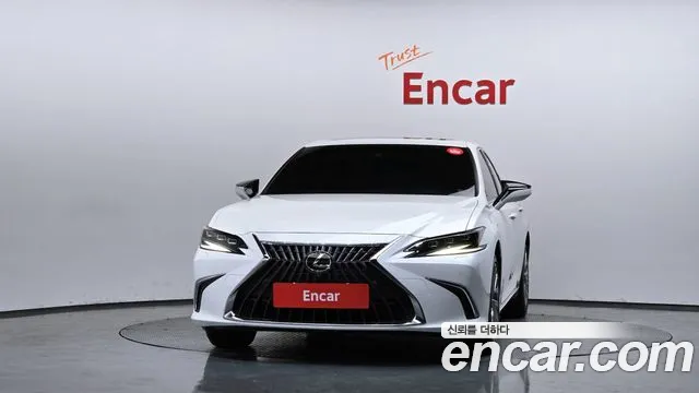 2025 Lexus ES300h 7th Gen Executive VIN JTHBA1C17S2026410