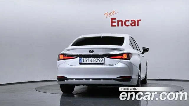 2025 Lexus ES300h 7th Gen Executive Sold VIN JTHBA1C17S2026410 – undercarriage