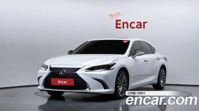 2025 Lexus ES300h 7th Gen Executive Sold VIN JTHBA1C17S2026410 – photo 18