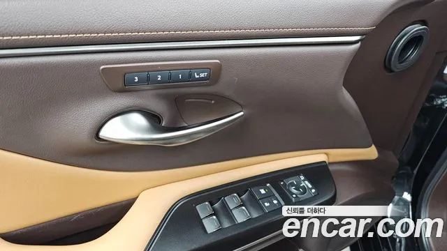 2021 Lexus ES300h 7th Gen Luxury Plus Sold VIN JTHBA1C1XM2005618 – dashboard