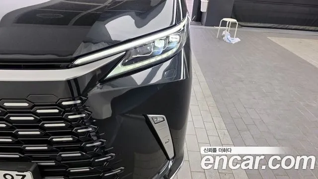 2025 Lexus LM 2nd Gen 500h Executive Sold VIN JTHBAAAD1S5004737 – photo 25