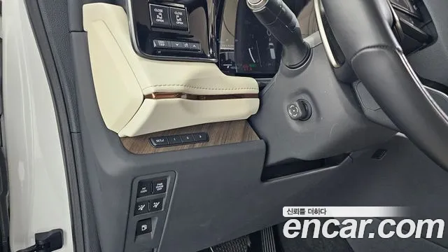 2025 Lexus LM 2nd Gen 500h Executive Sold VIN JTHBAAAD1S5006567 – interior seats