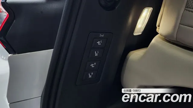 2025 Lexus LM 2nd Gen 500h Executive Sold VIN JTHBAAAD5S5006765 – odometer reading