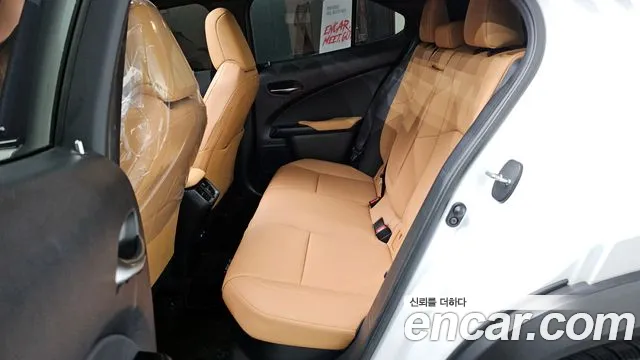 2024 Lexus UX250h 2.0 2WD Sold VIN JTHP6JBH2R2183780 – photo 30