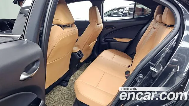 2024 Lexus UX250h 2.0 2WD Sold VIN JTHP6JBH9R2156009 – photo 35
