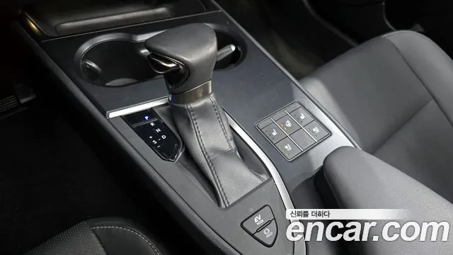2024 Lexus UX250h 2.0 2WD Sold VIN JTHP6JBH9R2159153 – interior seats