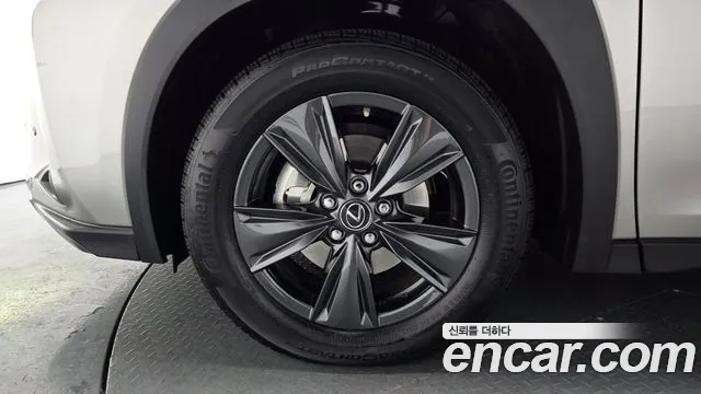2024 Lexus UX250h 2.0 2WD Sold VIN JTHP6JBH9R2193643 – photo 16