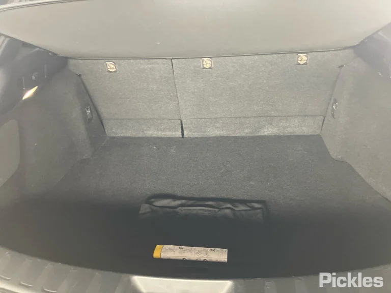 2021 Lexus UX Damaged VIN JTHY35BH302040019 – odometer reading