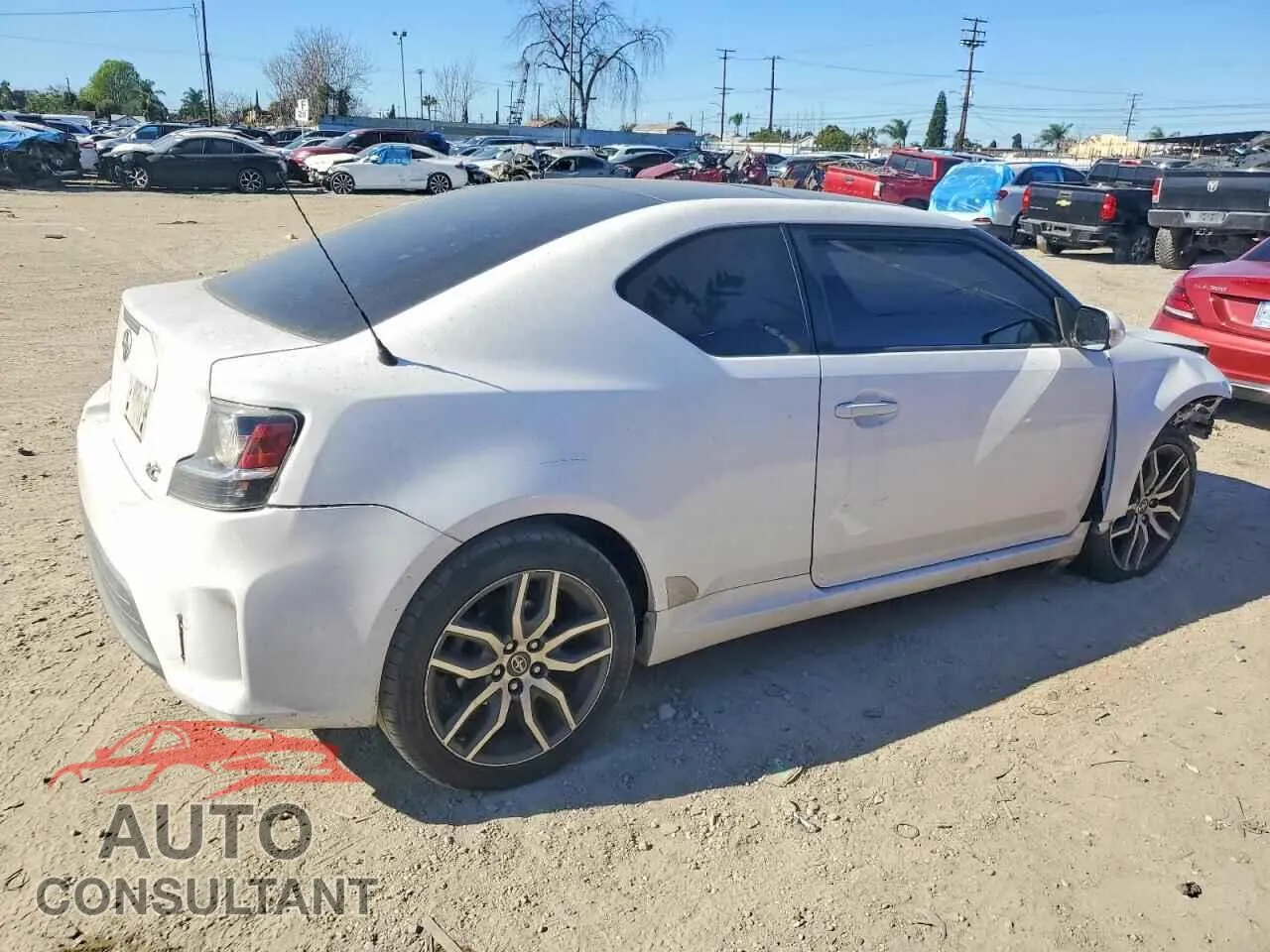 2014 TOYOTA SCION Damaged VIN JTKJF5C72E3079713 – side profile 2014 TOYOTA SCION Damaged VIN JTKJF5C72E3079713 – side profile