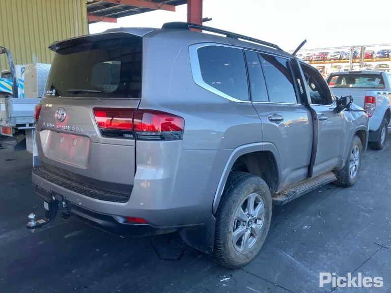 2024 Toyota Landcruiser Damaged VIN JTMAA7BJ404081951 – dashboard