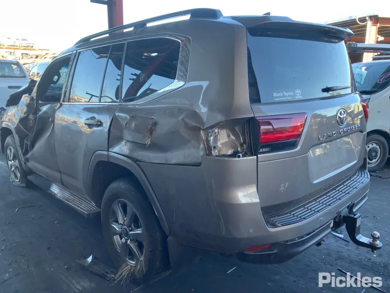 2024 Toyota Landcruiser Damaged VIN JTMAA7BJ404081951 – photo 12