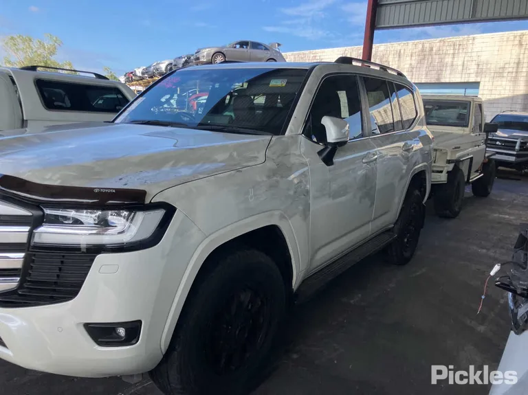 2022 Toyota Landcruiser Used VIN JTMAA7BJ504036582 – side profile