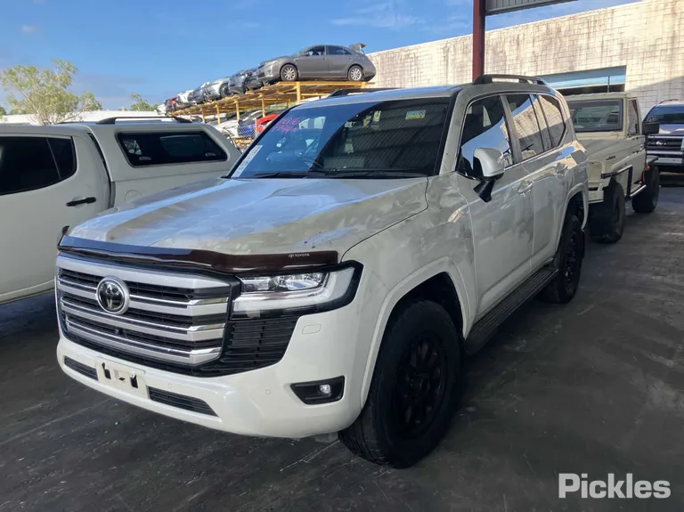 2022 Toyota Landcruiser Used VIN JTMAA7BJ504036582 – undercarriage