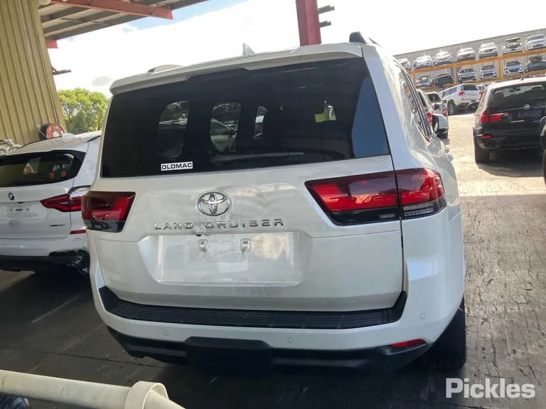 2022 Toyota Landcruiser Used VIN JTMAA7BJ504036582 – photo 22