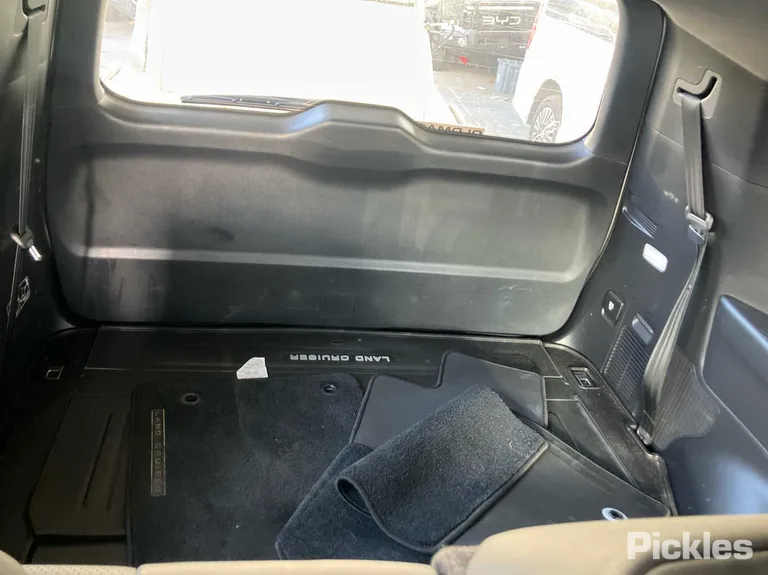 2022 Toyota Landcruiser Used VIN JTMAA7BJ504036582 – photo 25