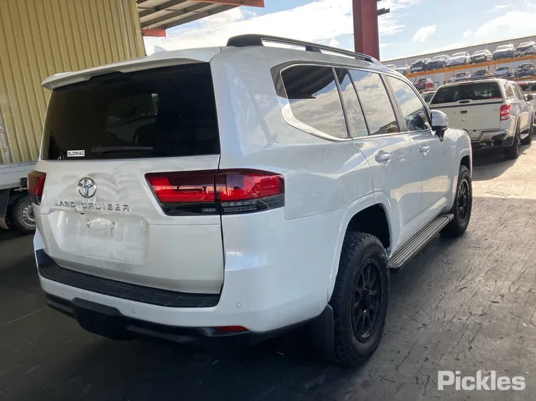 2022 Toyota Landcruiser Used VIN JTMAA7BJ504036582 – photo 35