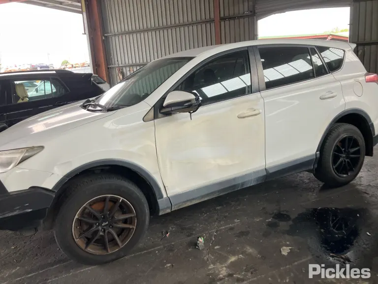 2016 Toyota RAV4 Damaged VIN JTMBBREV90D081617 – rear exterior