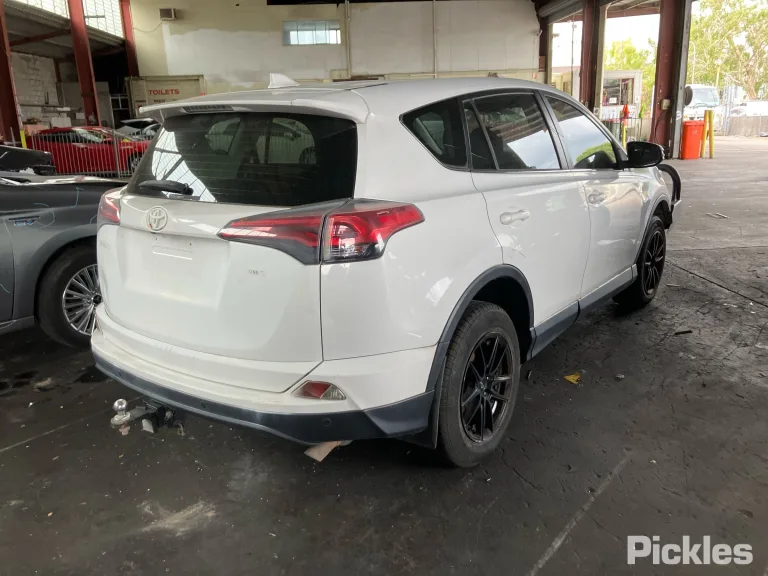 2016 Toyota RAV4 Damaged VIN JTMBBREV90D081617 – photo 15