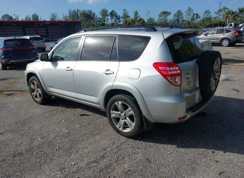 2009 TOYOTA RAV4 Used VIN JTMBF32V79D010841 – trunk area 2009 TOYOTA RAV4 Used VIN JTMBF32V79D010841 – trunk area