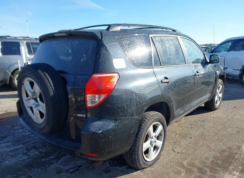 2006 TOYOTA RAV4 Used VIN JTMBK33V166006519 – trunk area