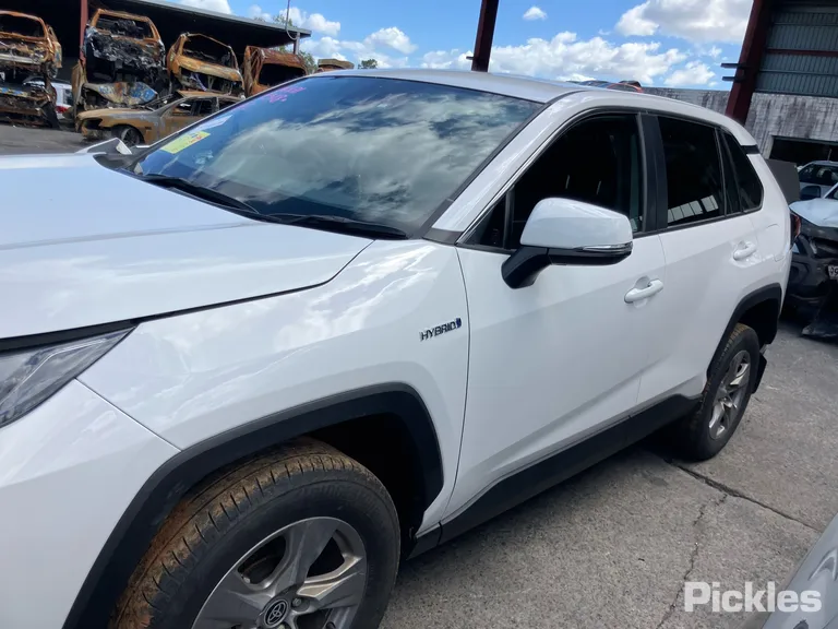 2022 Toyota RAV4 Used VIN JTMBW3FV30D165285 – undercarriage