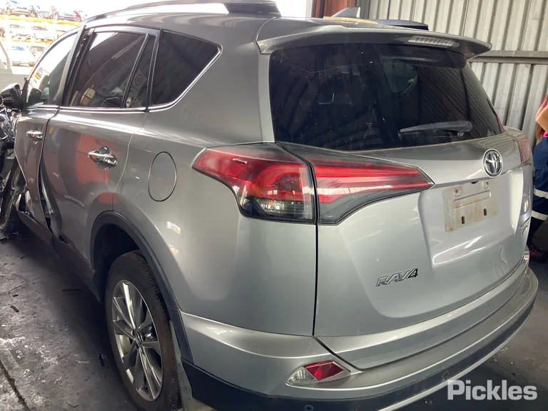 2017 Toyota RAV4 Used VIN JTMDBREV20D087753 – photo 21