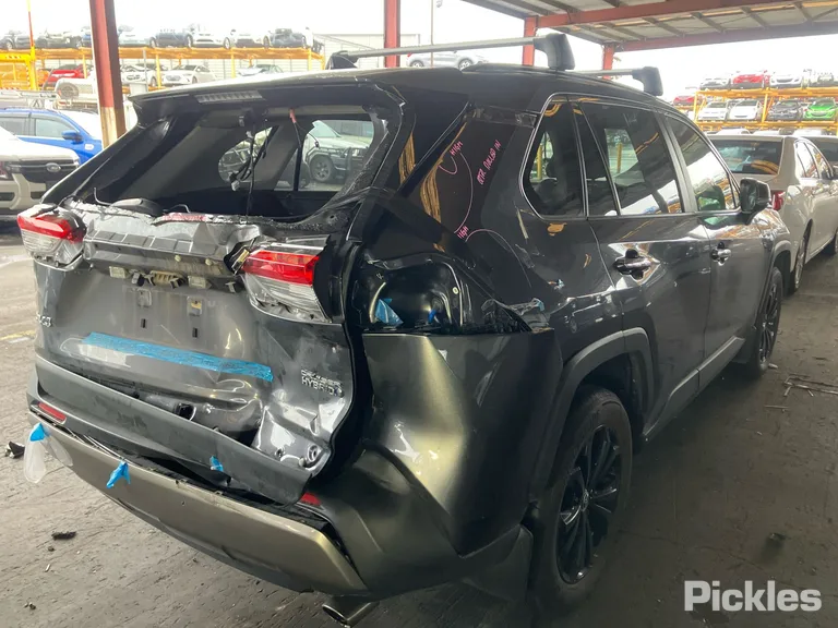 2022 Toyota RAV4 Used VIN JTMDW3FV10D141365 – undercarriage