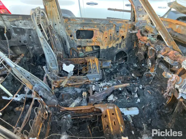 2014 Toyota Landcruiser Damaged VIN JTMGV03J404084949 – photo 17
