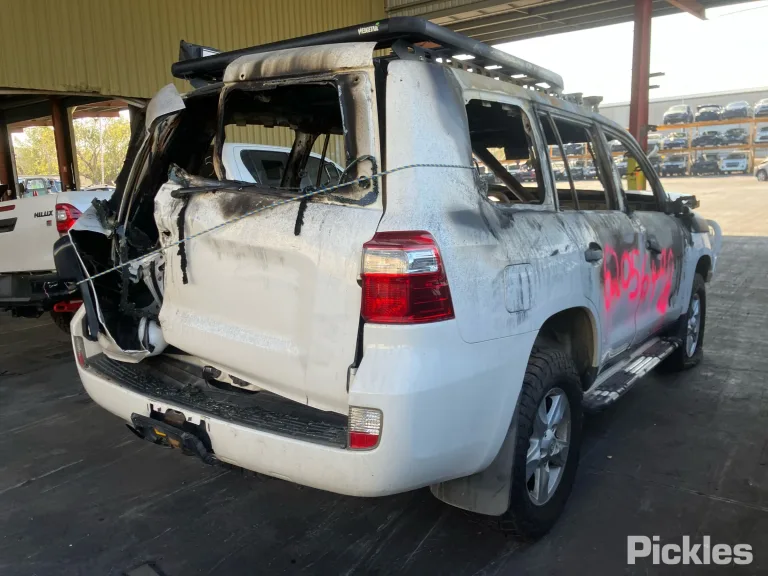 2014 Toyota Landcruiser Damaged VIN JTMGV03J404084949 – photo 19