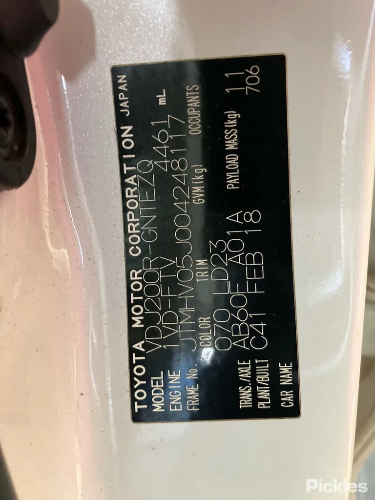 2018 Toyota Landcruiser Used VIN JTMHV05J004248117 – trunk area