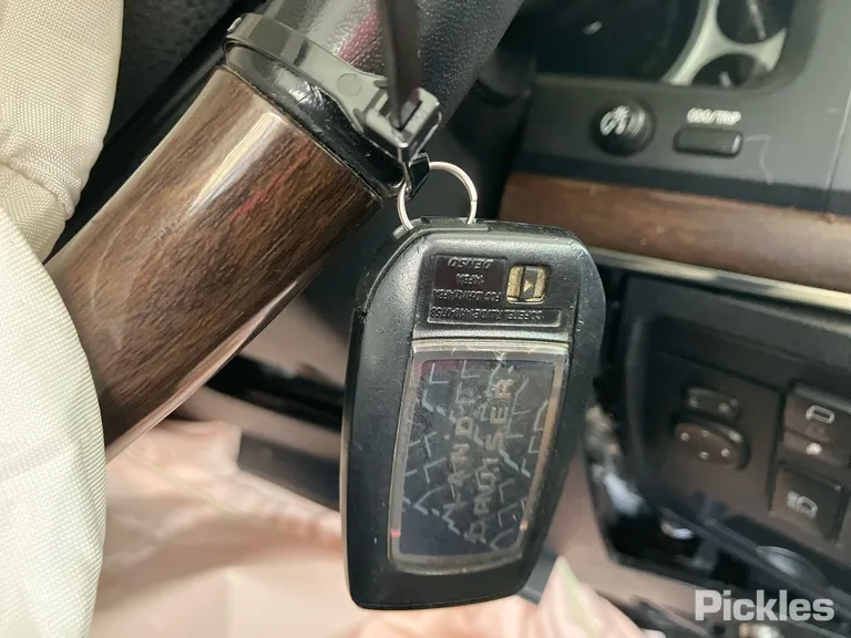 2018 Toyota Landcruiser Used VIN JTMHV05J004248117 – odometer reading