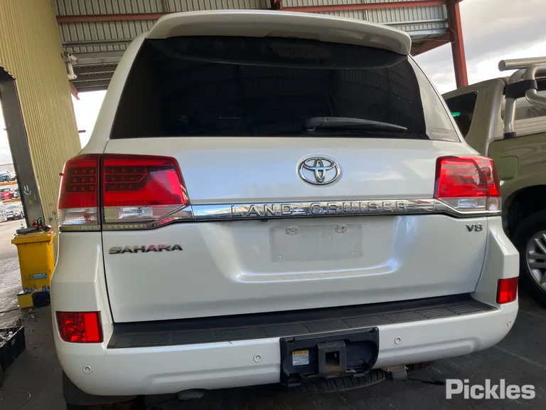 2018 Toyota Landcruiser Used VIN JTMHV05J004248117 – photo 20