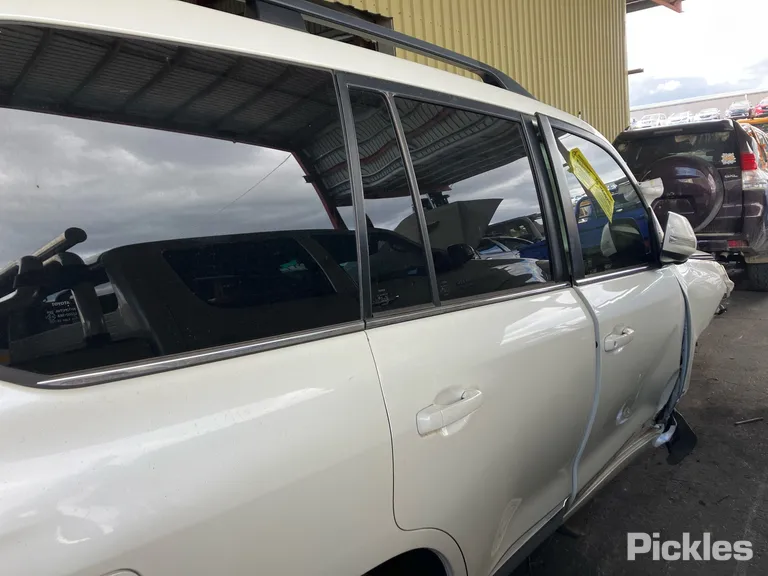 2018 Toyota Landcruiser Used VIN JTMHV05J004248117 – photo 23