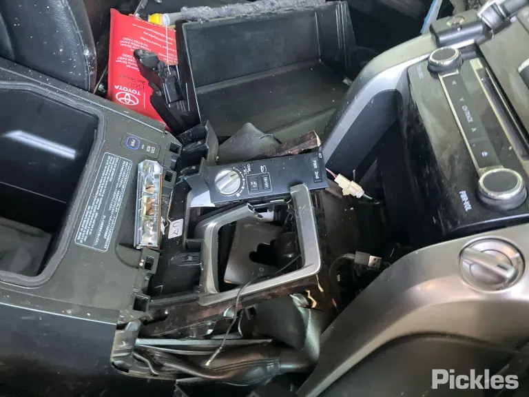 2014 Toyota Landcruiser Damaged VIN JTMHV05J404153494 – photo 13