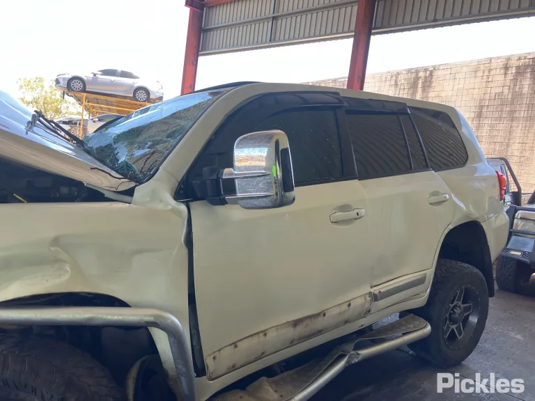 2014 Toyota Landcruiser Damaged VIN JTMHV05J404153494 – photo 28