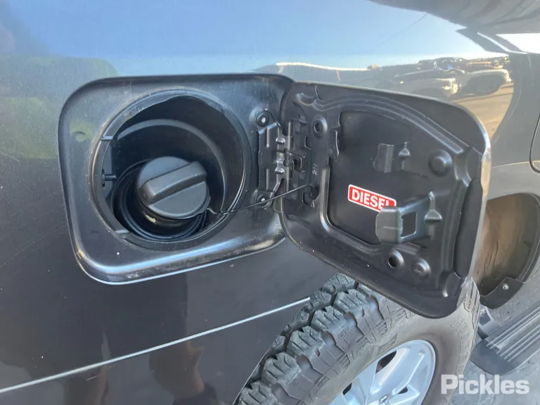 2012 Toyota Landcruiser Used VIN JTMHV09J904097854 – exterior detail