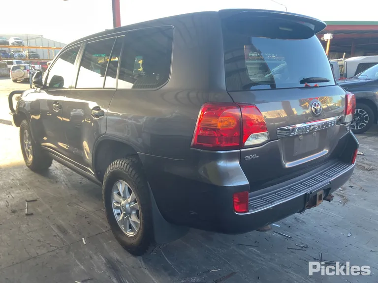 2012 Toyota Landcruiser Used VIN JTMHV09J904097854 – photo 27