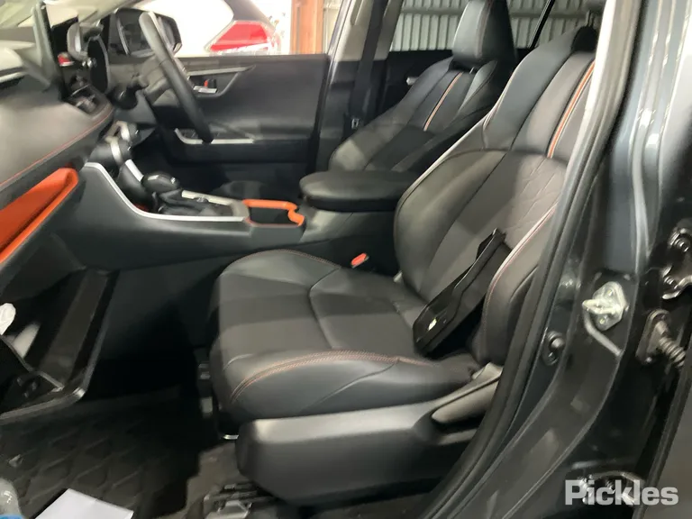 2024 Toyota RAV4 Used VIN JTMJW3FV10D258592 – photo 15